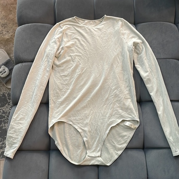 Skims fits everybody long sleeve crew neck bodysuit - Picture 2 of 3